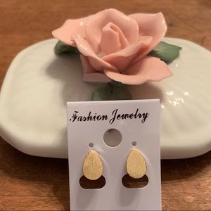 Fashion Earrings - Gold Teardrop
